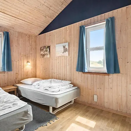 Semesterbostad Beautiful In Fan With Sauna *