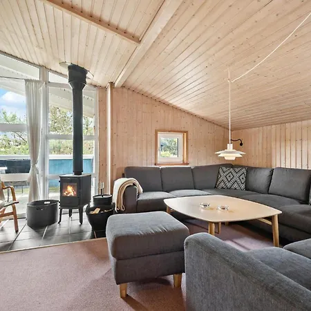 Semesterbostad Beautiful In Fan With Sauna Fanø